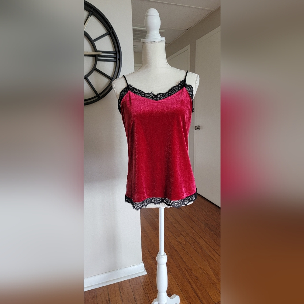 WHITE HOUSE BLACK MARKET VELVET TANK WITH LACE TRIM SIZE SMALL